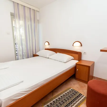 Kozarica Apartmán Pakoštane
